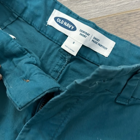 Old Navy Everyday Short - teal - size 0 - Picture 2 of 3